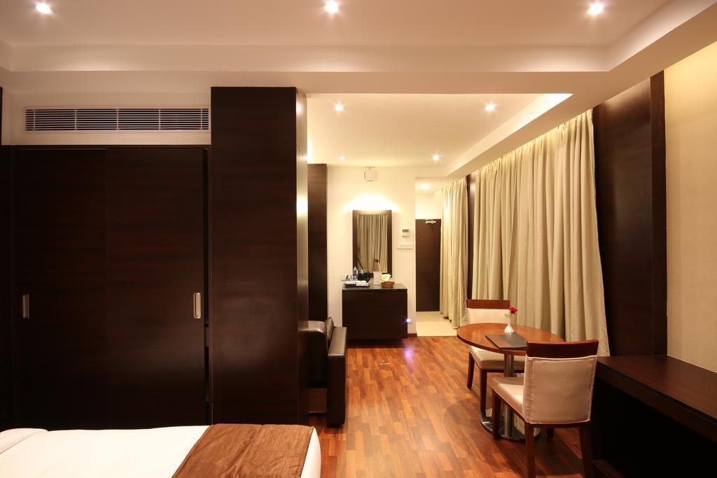 Khanna Fiesta Vellore Exterior foto